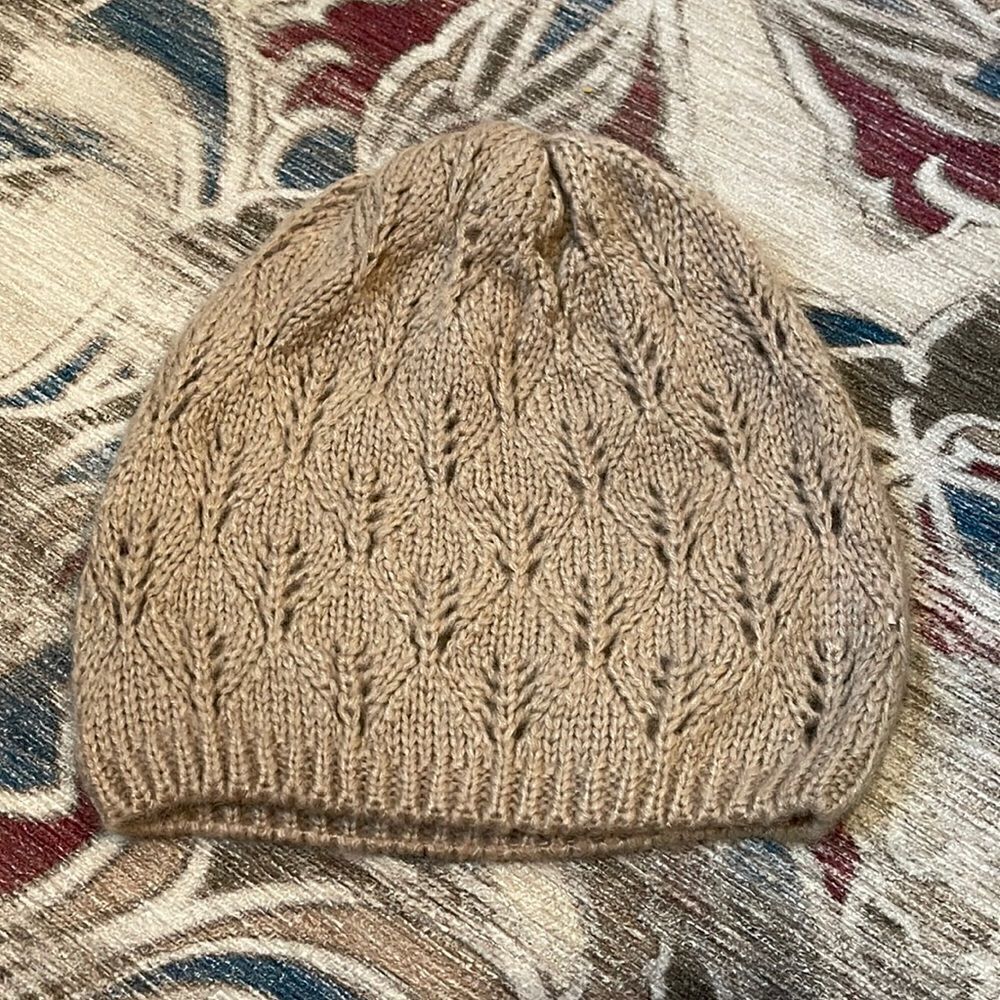 Melrose and Market Beige Pink Knit Crochet Beanie Hat Like new